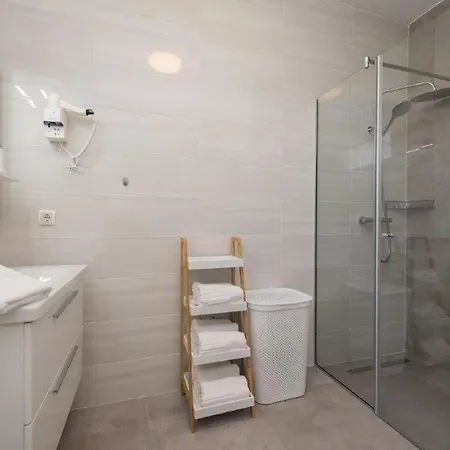 In With Outdoor Swimming Pool, Wifi And 2 Bedrooms Villa