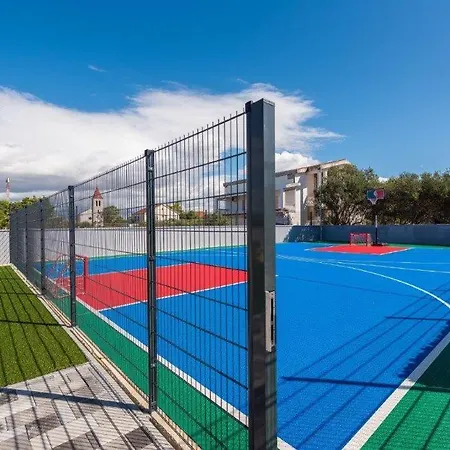 In With Outdoor Swimming Pool, Wifi And 2 Bedrooms * Vir